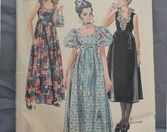 Vintage (1970) Simplicity 9025 Sz 9 Junior (32/23.5/33) Evening Dress Pattern
