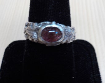 Ivy Patterned Garnet Ring