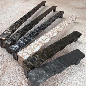 Poignée de tiroir artisanale en fer forgé | Quincaillerie de meuble martelée et forgée | Poignée rustique de forgeron