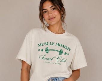 Muscle Mommy Social Club Graphic Tee – Cream Comfort Colors Fitness Shirt
