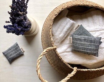 Lavender pouches / Aromatherapy / Perfume naturally drawers & helps to relax / keeps away mites and unwanted insects / can be used in dryer