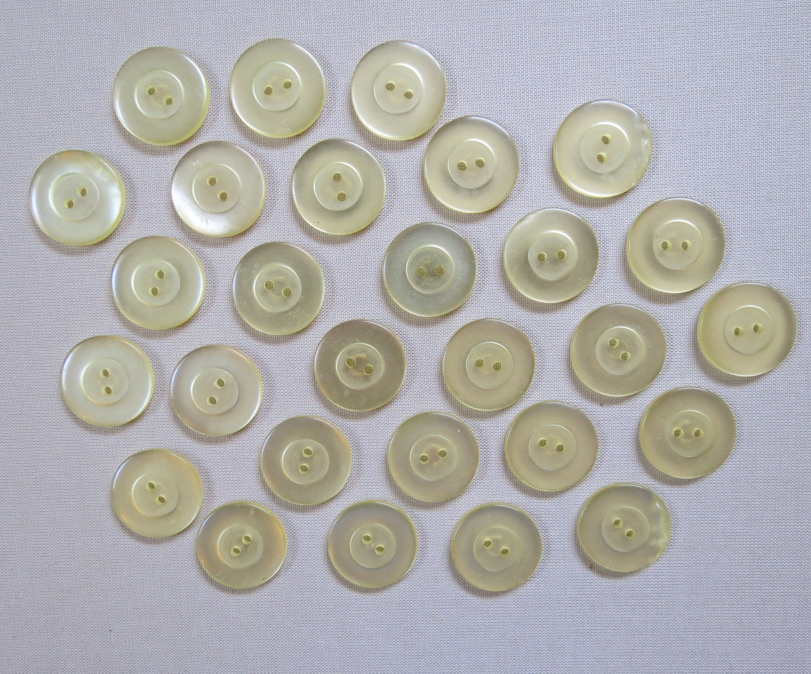 Button Lot of Large Pale Yellow Plastic 2 Hole Button Lot of 28 Matching Buttons Etsy Norway