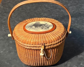 Nantucket Farnum Basket Purse With Scrimshaw Topper
