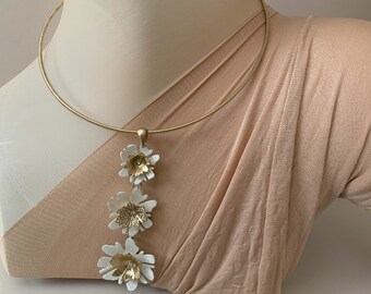 Summer Flower Power Choker White n Rhinestone Necklace