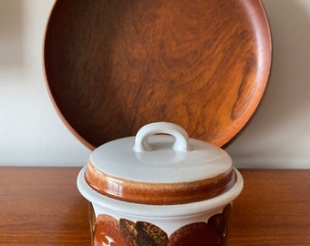 Vintage Arabia of Finland lidded sugar bowl by Ulla Procopé