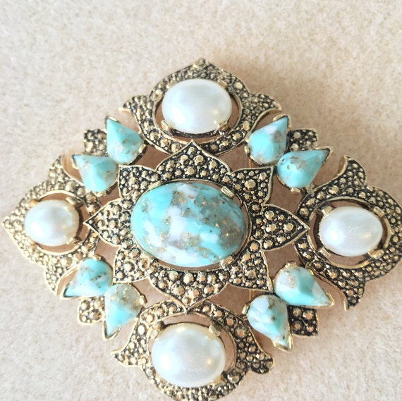 Sarah Coventry brooch