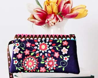 Floral Cotton Zipper Pouch: Handmade Wristlet Wallet