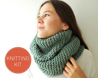 KNITTING KIT/ Chunky Snood DIY Kit/ Scarf Knitting Kit/ Snood Knitting Kit/ Beginners Knit Kit/ Chunky Wool Kniting Kit/ Infinity Scarf Kit