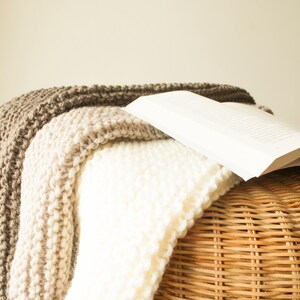 3 Colors Hand Knitted Snuggle Blanket, Simple Modern TV Blanket, Nordic Wool Throw, Striped Wool Afghan Throw, Cozy Warm Knit Throw Blanket