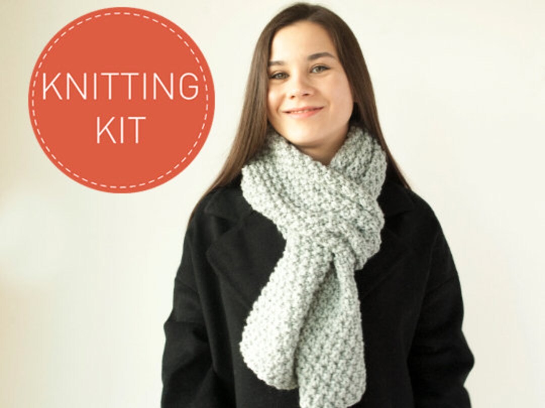 KNITTING KIT, Simple Unisex Scarf Knitting Kit for Beginners, Male