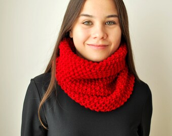 Red Chunky Knit Scarf/ Wool Winter Scarf/ Cozy Knit Scarf/ Soft Loop Scarf/ Winter Cowl/ Chunky Tube Scarf/ Hand Knitted Scarves for Women