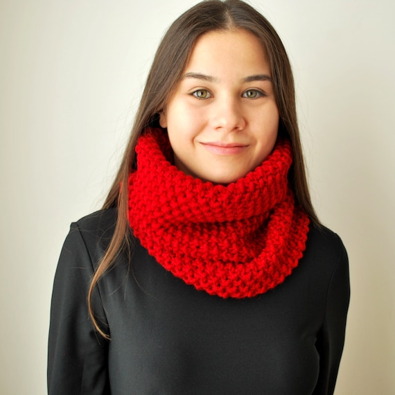 Buy Red Chunky Knit Scarf/ Wool Winter Scarf/ Cozy Knit Scarf/ Soft Loop  Scarf/ Winter Cowl/ Chunky Tube Scarf/ Hand Knitted Scarves for Women  Online in India 
