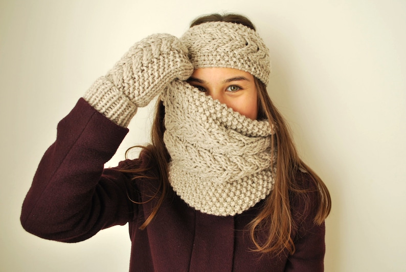 SNOOD Hand Knit Snood/ Knit Winter Scarf/ Cable Knit Wool Etsy