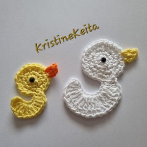 2 Gehäkelte Enten Applikationen,Gehäkelte Enten Applikationen,Sammelalbum,Nähen,Enten Motive,Gelbe Ente,Enten Motive,Kartengestaltung