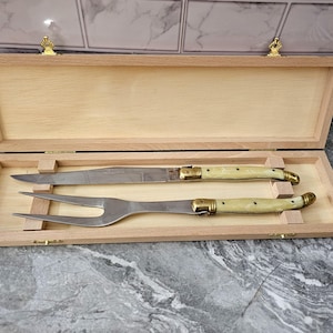 Faca e garfo de trinchar Laguiole vintage em caixa de apresentação de madeira original. Jean Dubost. Muito bom estado. Pronto para usar. Envio GRÁTIS nos EUA
