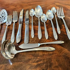 Queen Bess Vintage Silverware Sets. 1946 pattern. Hollow Handle Dinner Knives. Great Condition. Polished, ready to use. Ships FREE in USA