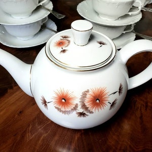 Teiera europea da 6 tazze. Porcellana di Arzberg Company. Fiori arancioni bruciati astratti. Condizioni eccellenti. Pronta all&#39;uso. Spedizione GRATUITA negli USA