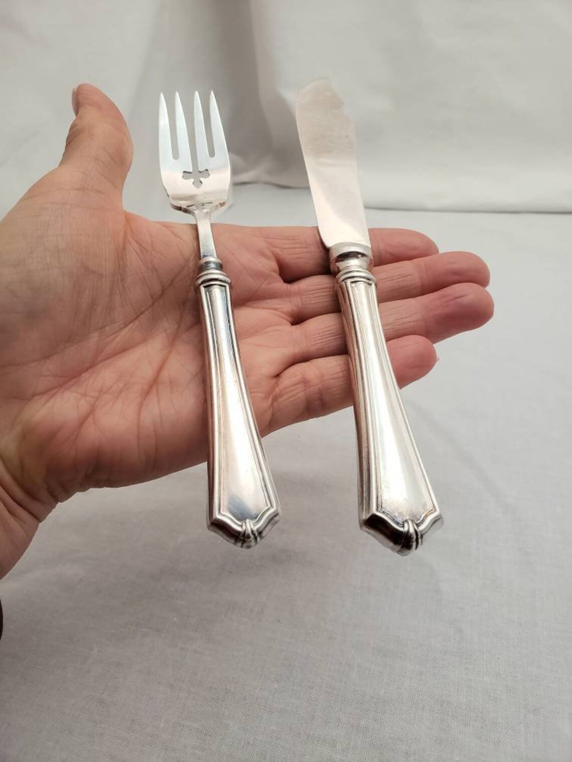 Reliance by Oneida. Dinning Set. Elegant Fish Knife and