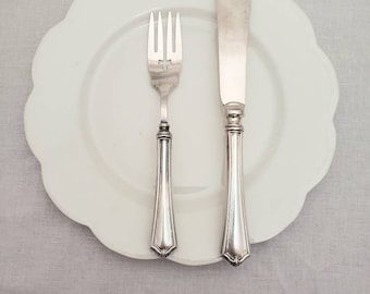 Reliance by Oneida. Dinning Set. Elegant Fish Knife and Fork Silverware set for 4. Flatware polished and ready to use. Ships FREE in USA.