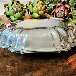 Gorham Vintage Silver Casserole Covered Dish with scalloped edges. Great Condition. Polished, ready to use. Ships FREE in USA