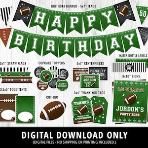 Può includere: Decorazioni per feste di calcio stampabili in verde, nero e bianco. Include uno striscione di compleanno, bandierine di paglia, tende per il cibo, topper per cupcake, centrotavola, biglietti di ringraziamento, etichette per bottiglie d'acqua e cartelli. Il tema è il calcio con il testo "Buon compleanno" e "Jordon's Party Zone".
