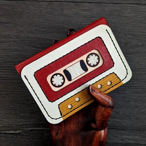 Portefeuille rétro nostalgique en cuir avec bande cassette en « Woody »