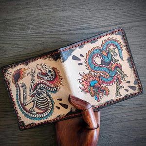 Cartera plegable de cuero con diseño de dragón, estilo antiguo, estilo tatuaje tradicional americano