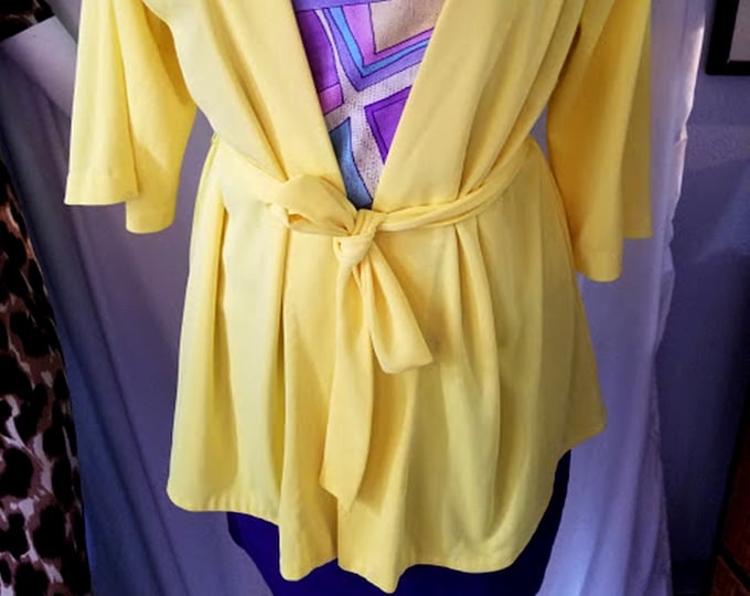 Vintage 60's Yellow Nylon Wrap