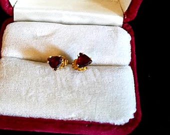 Heart-shaped Genuine Garnets Pierced Gold Stud Earrings