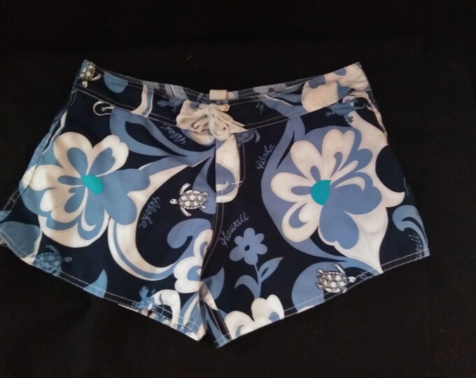 Cute Vintage Hawaiian Surfer Shorts