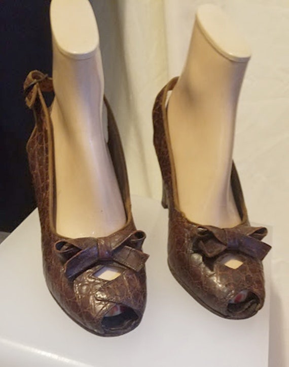 Vintage 1930's-40's Brown Leather Platforms by Cha