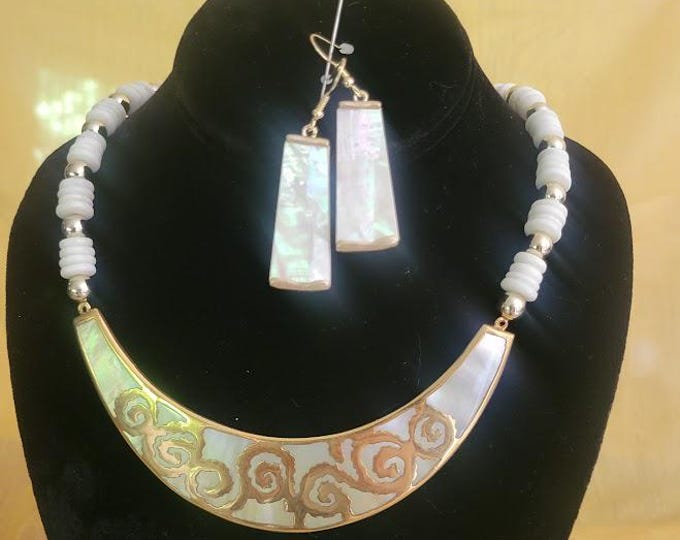 Quality Vintage 90's Cruise Ship Gift Shop * Mother-of-Pearl Necklace & Earrings Set