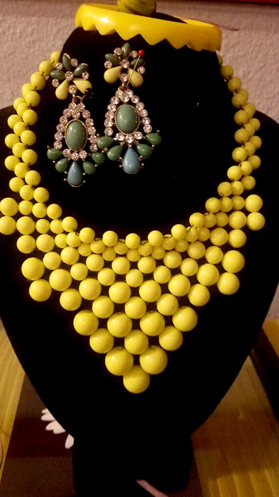 Funky Retro 5 Piece Beaded Choker Set - image 3