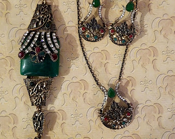 Victorian Style Metal 4 pc Costume Jewelry Ensemble