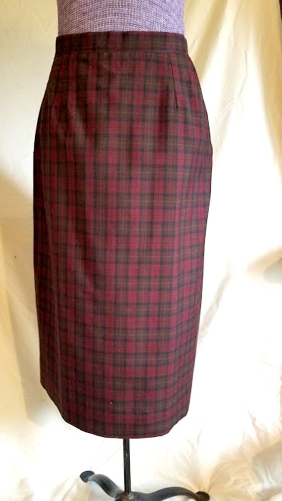 Beautifully Tailored Vintage 70's Wool Plaid Skirt - image 2