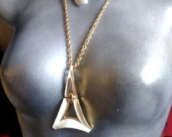 Vintage MOD 70's Gold & White Enamel Necklace and Earrings