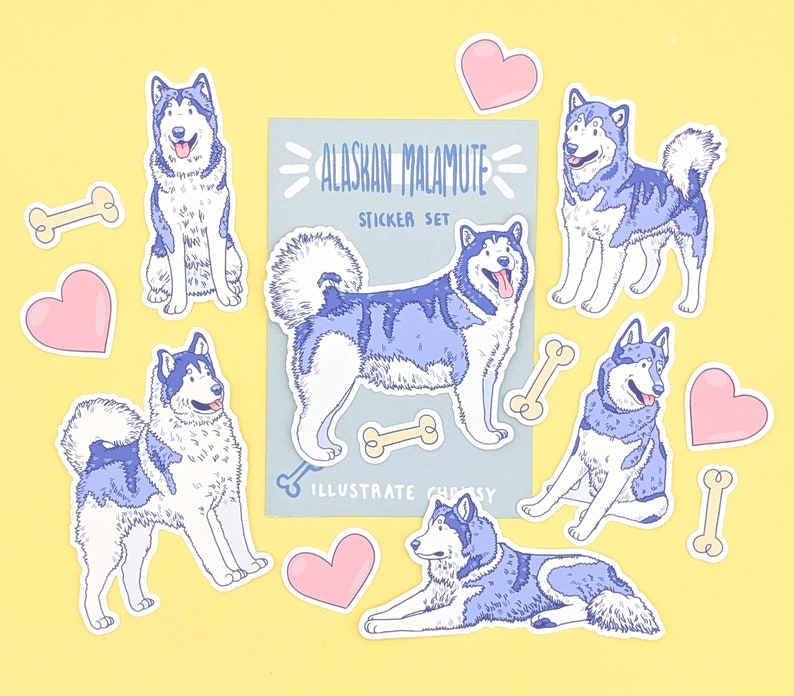Puede incluir: Un conjunto de pegatinas con ilustraciones de Malamutes de Alaska en varias poses. Las pegatinas est&aacute;n sobre un fondo blanco con el texto "Alaskan Malamute Sticker Set" e "Illustrate Chaosy".