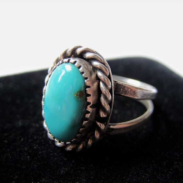 Vintage Navajo Turquoise Ring Sz 4.5 Oval Blue Stone Rope Edge Split Shank Early Old Pawn Classic Native American Indian Jewelry