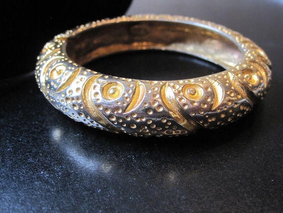 Vintage Kenneth Jay Lane Gold Plated Clamper Brac… - image 3
