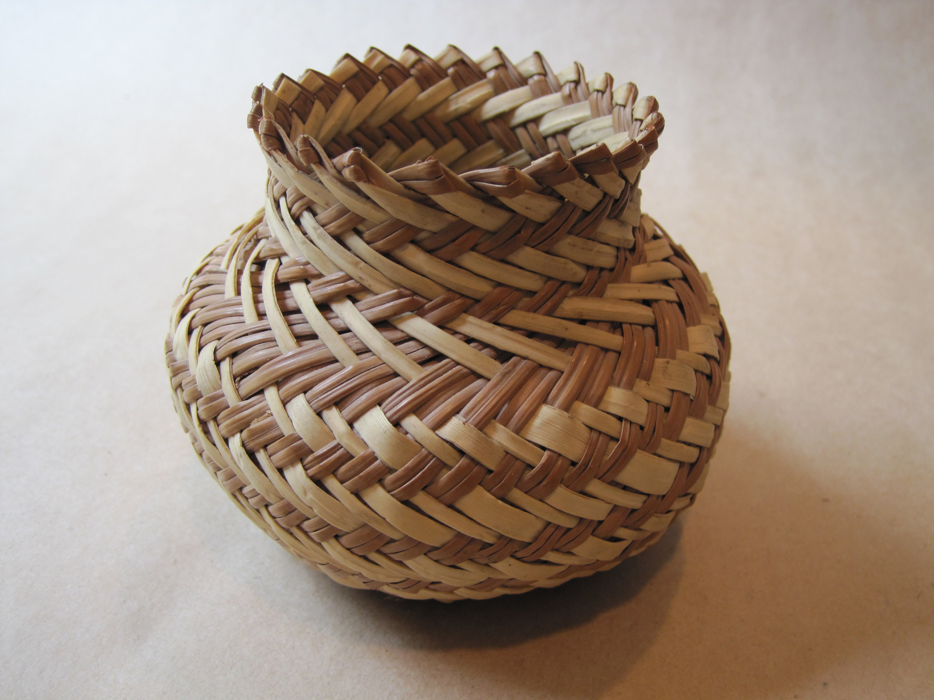 Vintage Los Amigos Gift Shop Tijuana Mexico Hand Woven Basket