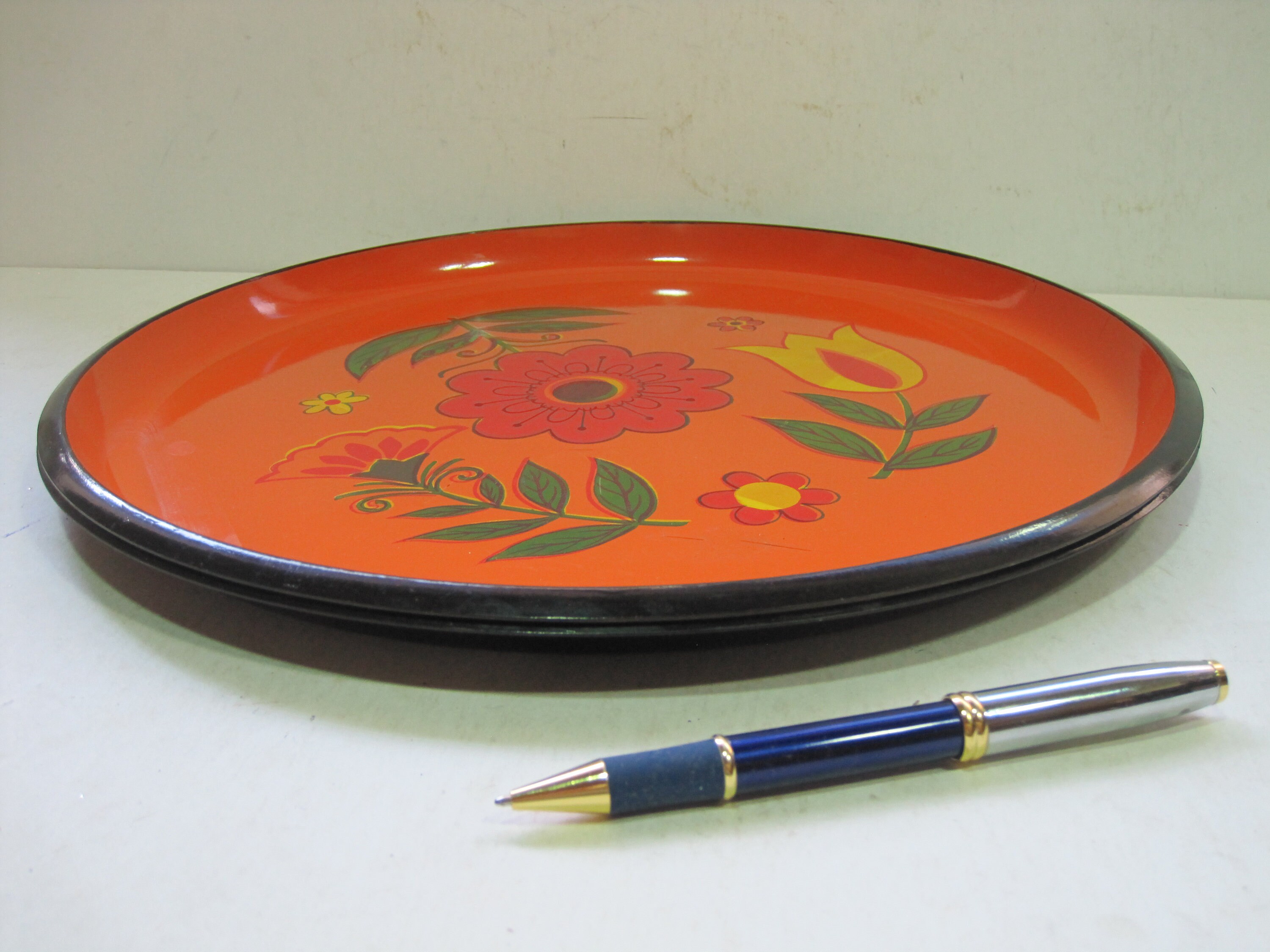 2 Vintage Large Round Plastic Serving Tray Hostess Beverage Etsy