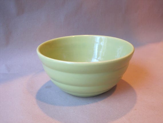 Vintage Bauer Pottery Ringware Bowl: Chartreuse Green Beehive Bowl