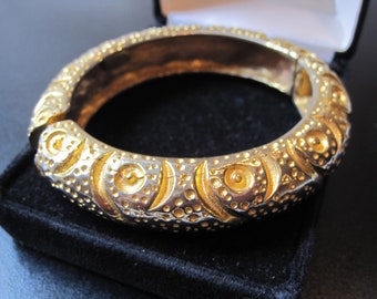 Vintage Kenneth Jay Lane Gold Plated Clamper Bracelet: Signed KJL