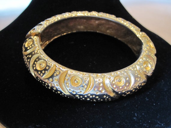 Vintage Kenneth Jay Lane Gold Plated Clamper Brac… - image 5