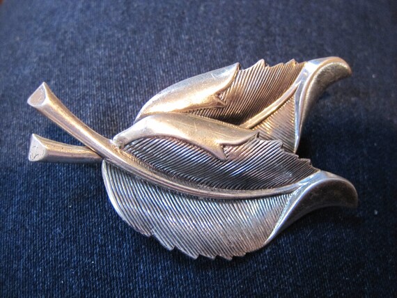Beau sterling brooch outlet