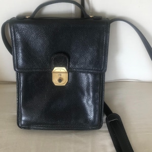Sac bandoulière homme vintage français en cuir noir