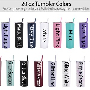 Puede incluir: Veinte colores de vasos de 20 onzas, incluyendo rosa caliente, morado claro, negro mate, azul marino, blanco, rosa claro, menta, morado oscuro, azul claro, rosa brillante, azul marino brillante, negro brillante, marr&oacute;n brillante, lila brillante, blanco brillante, geoda morada y azul aguamarina.