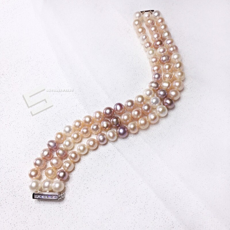 Pearl Triple Strand Bracelet main image 1