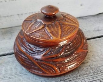 Vintage round wood trinket box, hand carved wood trinket box, round wood box, vintage hand carved wooden trinket box, wood jewelry box