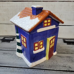 Blue cookie jar vintage, village house cookie jar, house cookie jar vintage, cabin cookie jar, winter cookie jar, snowy cabin cookie jar